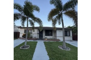 117 Ne 2nd Ter, Hallandale Beach