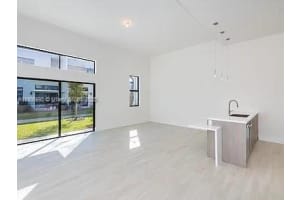 4500 Nw 8th Pl, Plantation