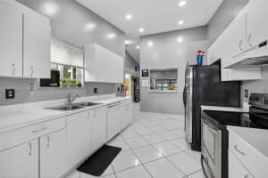 8228 Nw 100th Way, Tamarac