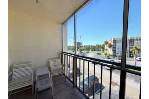 501 Three Islands Blvd 305, Hallandale Beach