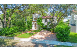 4685 Sw 13th Ter, Miami