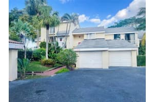 20444 Ne 34th Ct 12, Aventura