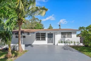 261 Ne 172nd St, North Miami Beach