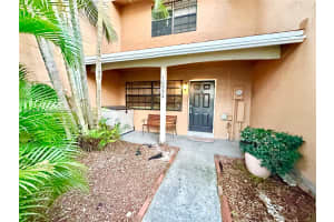 10554 Nw 3rd St, Pembroke Pines
