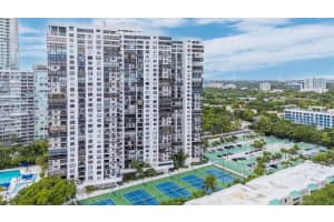 2333 Brickell Ave 517, Miami