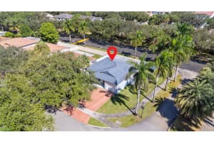 19201 Nw 90th Ct, Hialeah