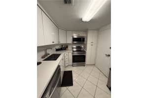 300 Bayview Dr 703, Sunny Isles Beach