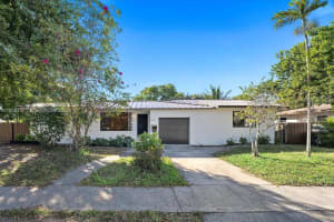 1240 Ne 138th St, North Miami