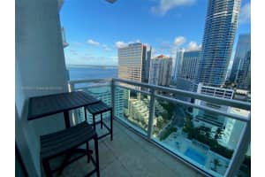 950 Brickell Bay Dr 2707, Miami