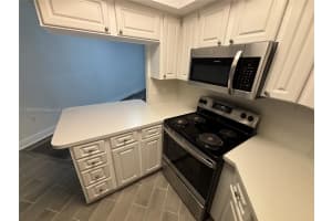 8245 Lake Dr 202, Doral 8245 Lake Dr 202, Doral