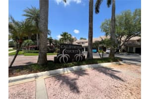 16312 Malibu Dr 6, Weston