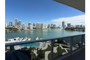 900 Bay Dr 818, Miami Beach