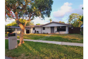 850 Ne 182nd Ter, North Miami Beach