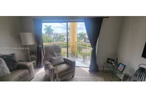 8290 Lake Dr 426, Doral 8290 Lake Dr 426, Doral