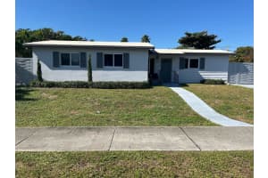 17902 Nw 81st Ct, Hialeah
