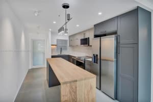 54 Isle Of Venice Dr 7, Fort Lauderdale