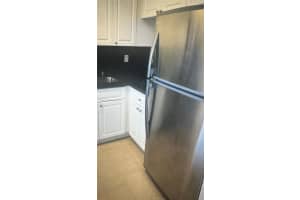 1100 W 35th St 27, Hialeah