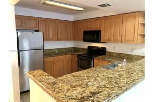 5201 Geneva Way 102, Doral