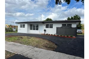 1185 W 50th St, Hialeah