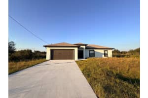 2706 72nd St W, Lehigh Acres