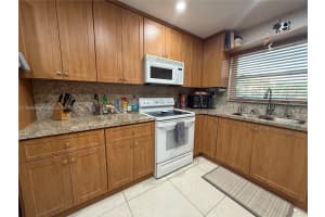 9741 Sunrise Lakes Blvd 107, Sunrise