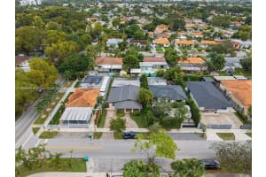 5181 Sw 7th St, Miami