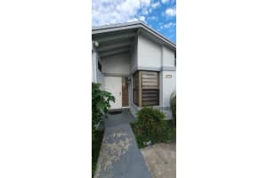 6702 Sw 152nd Pl 28-02, Miami