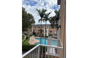 17710 Nw 73rd Ave 202-20, Hialeah