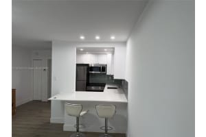 926 Michigan Ave 12, Miami Beach