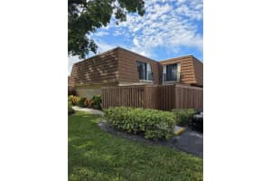 3900 County Line Rd 11a, Tequesta