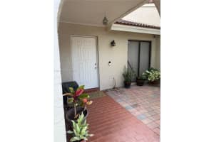 17048 Nw 66th Ct, Miami Lakes
