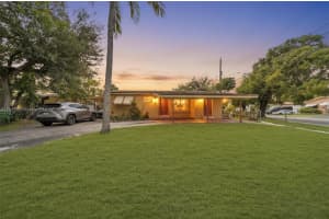 741 Sw 2nd Ct, Hallandale Beach