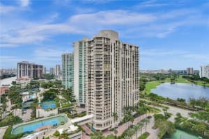 20191 E Country Club Dr 2603, Aventura