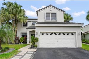 167 Bayridge Ln, Weston