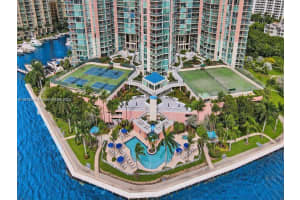 3370 Hidden Bay Dr 1205, Aventura