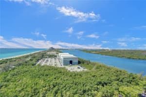 100 Bayview Dr 2121, Sunny Isles Beach