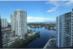 20505 E Country Club Dr 2033, Aventura