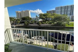 1650 Ne 115th St 311, Miami