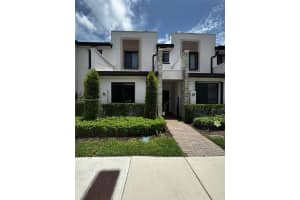 328 Ne 208th Ter, Miami