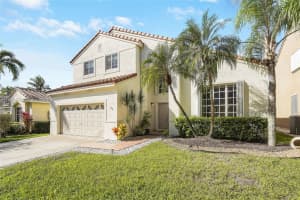 285 Cameron Dr, Weston