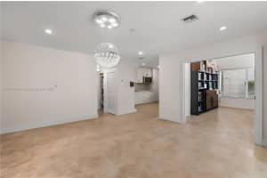 1601 Bay Rd 4, Miami Beach