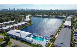 900 Sw 10th Ter 8s, Hallandale Beach 900 Sw 10th Ter 8s, Hallandale Beach