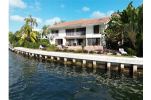 363 Centre Is, Golden Beach