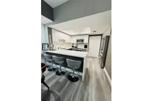 9725 Nw 52nd St 114, Doral