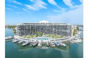 900 Bay Dr 624-622-620, Miami Beach