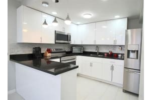 3865 W 9th Ave 35, Hialeah