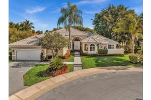 2756 Meadowood Dr, Weston