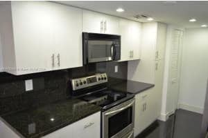 290 174th St M10, Sunny Isles Beach