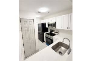 7991 Nw 8th St 113b, Miami