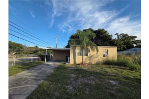 2135 Plunkett Ct, Hollywood